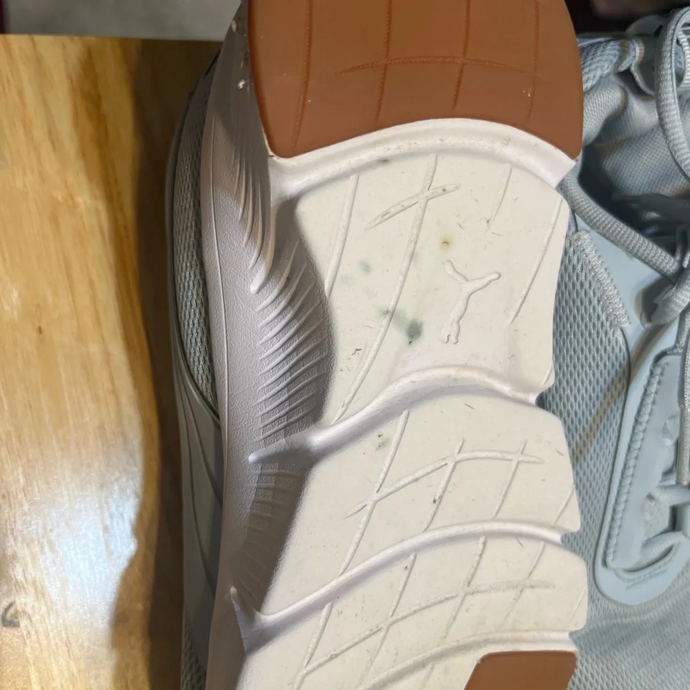 PUMA PUMALITE Women’s Sneakers – Size 8 – Light Gray/White Running Shoes